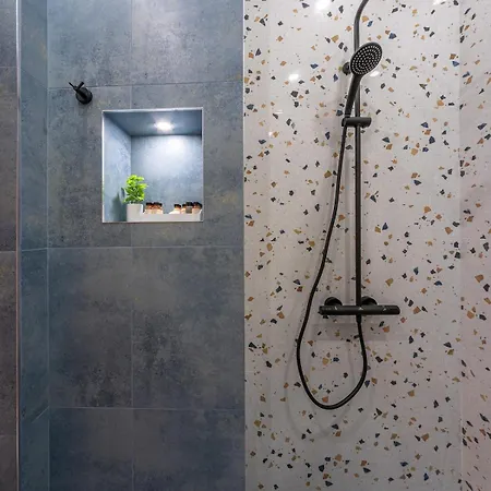 New High End Modern Bright 2br Center صوفيا